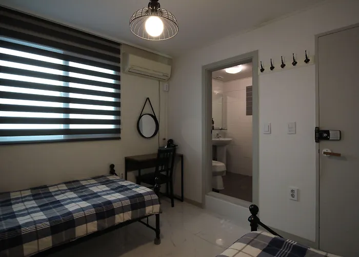 Bunk Hongdae 3* Сеул